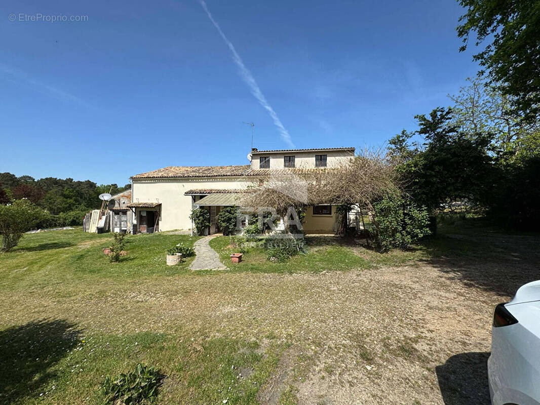 Maison à MONTPON-MENESTEROL