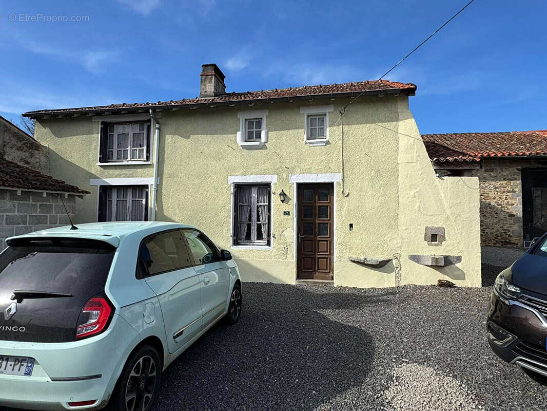 Maison à DARNAC