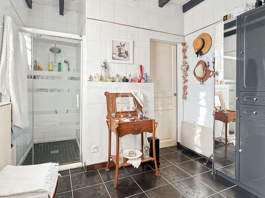 Maison à LE GUE-DE-VELLUIRE
