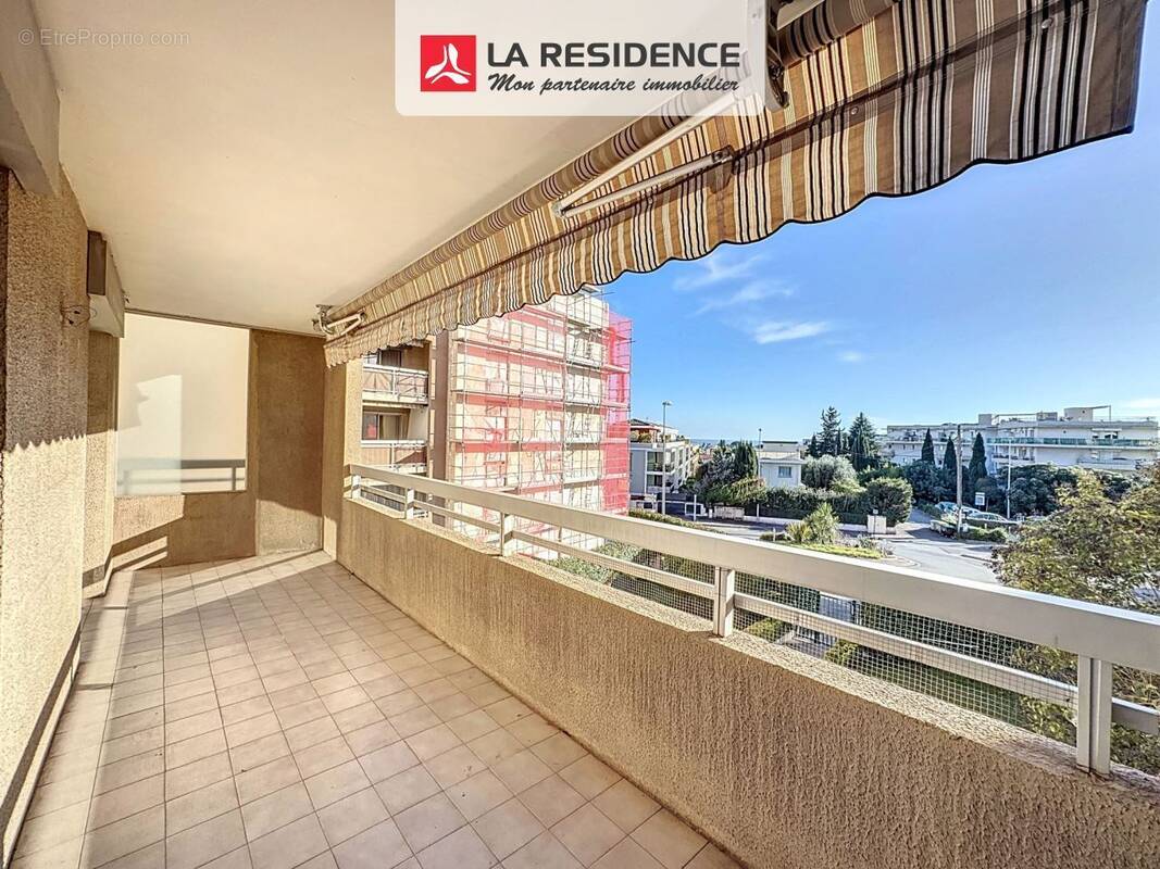 Appartement à SAINT-LAURENT-DU-VAR