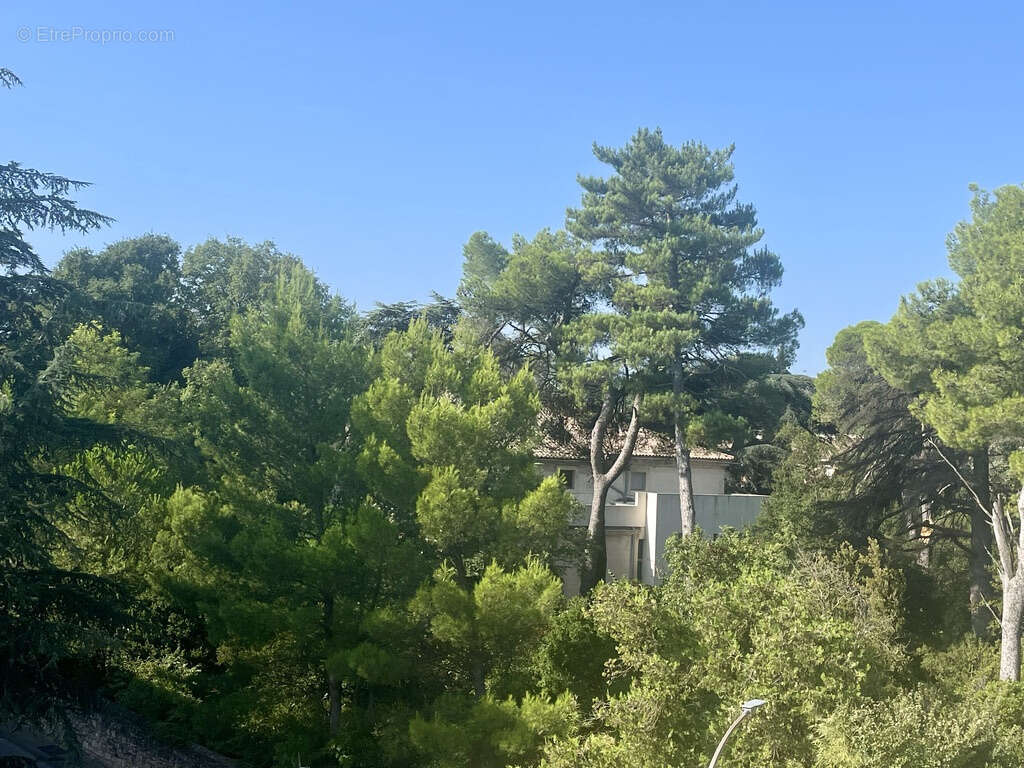 Appartement à BAGNOLS-SUR-CEZE