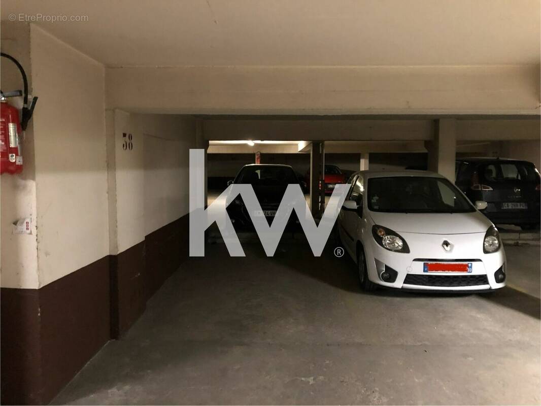 Parking à PARIS-15E