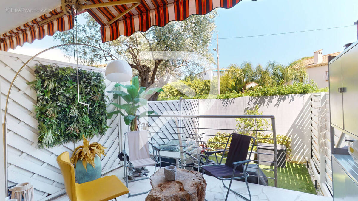 Appartement à VILLENEUVE-LOUBET