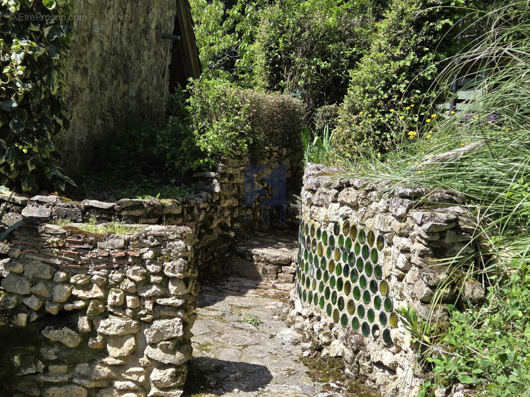Maison à MIRMANDE