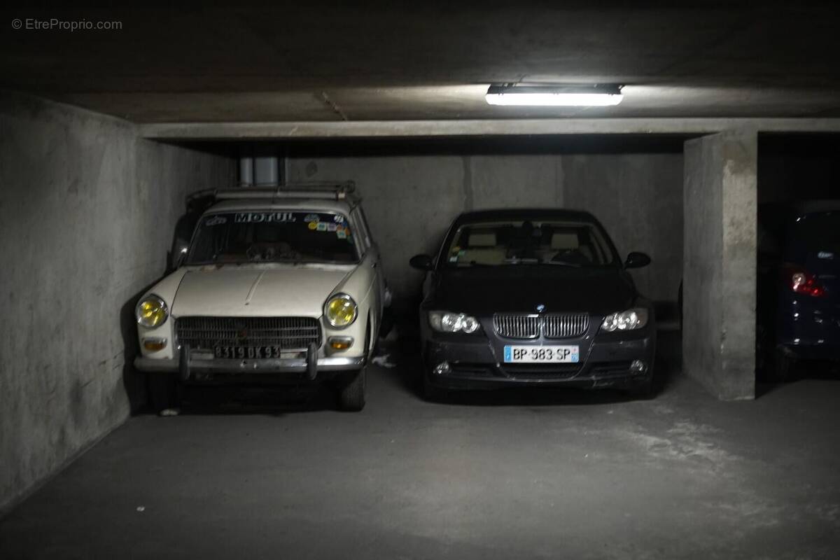 Photo 1 - Parking à PARIS-19E