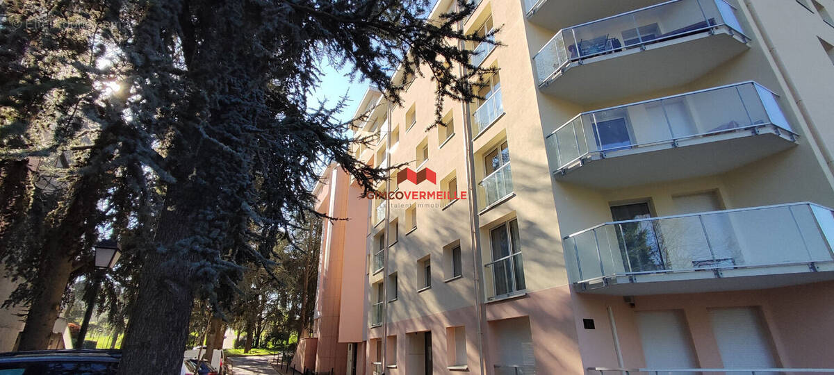Appartement à LA CELLE-SAINT-CLOUD