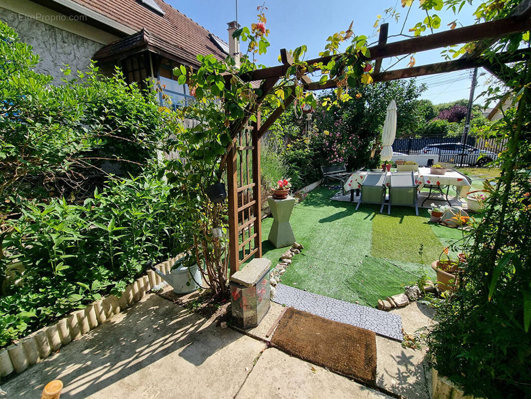 Maison à NEUILLY-SUR-MARNE