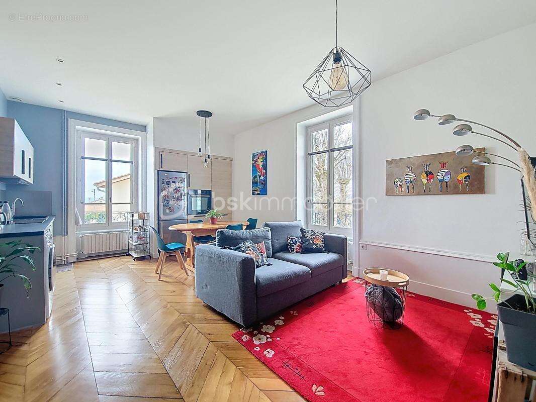 Appartement à LUCENAY