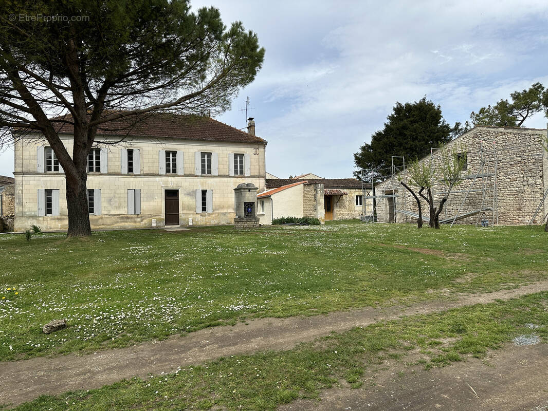 Maison à MEURSAC