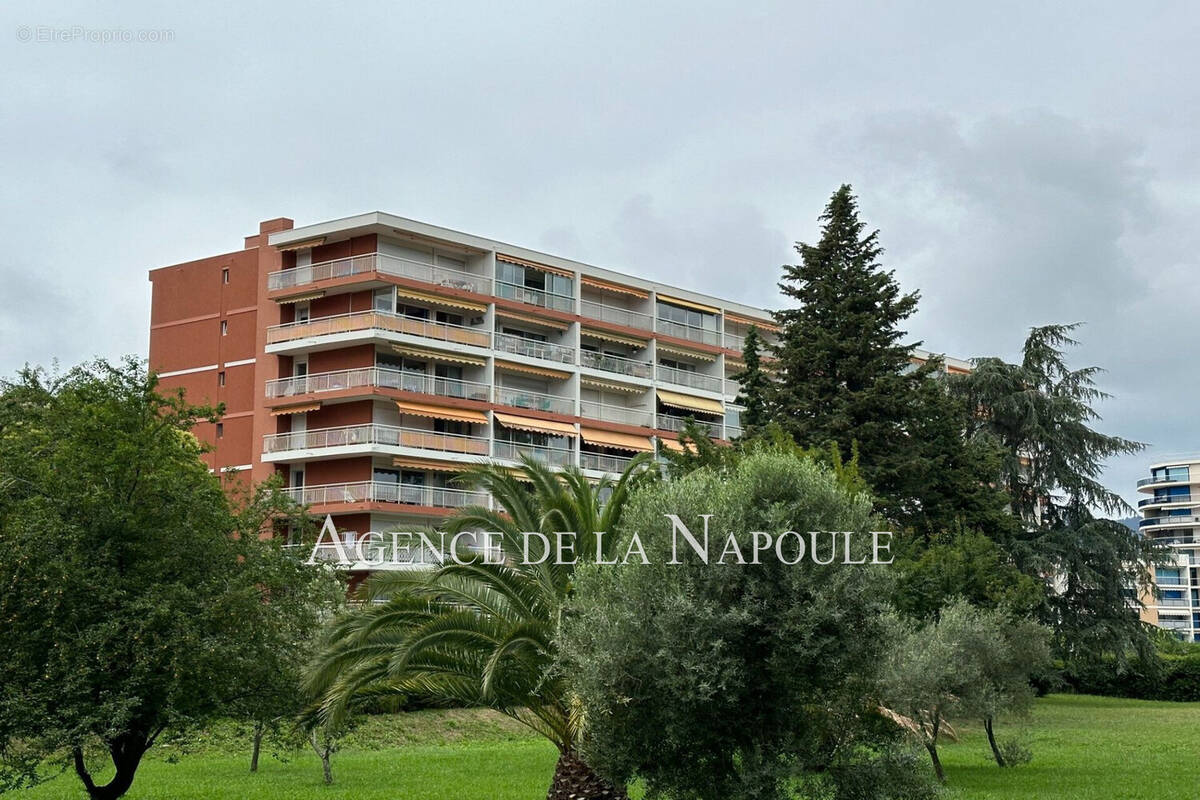 Appartement à MANDELIEU-LA-NAPOULE