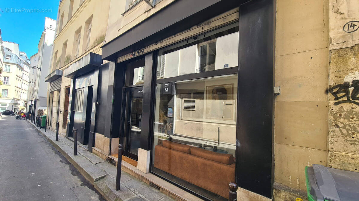 Commerce à PARIS-2E