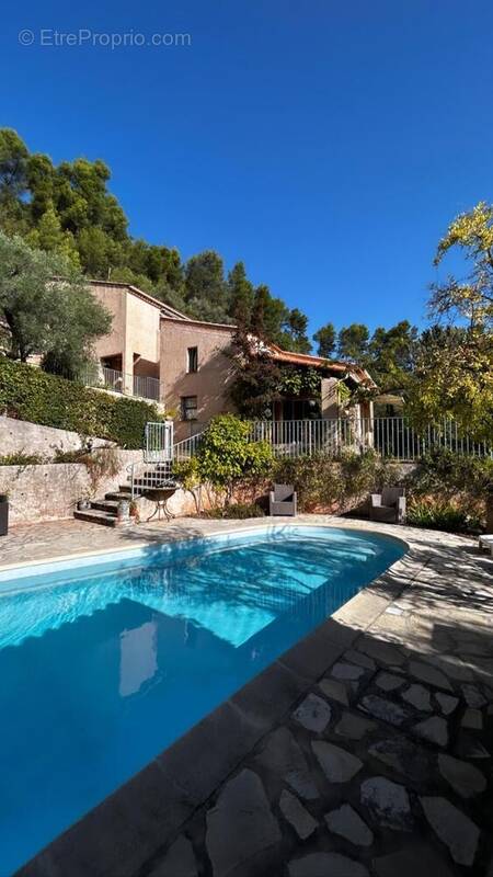 Photo 1 - Maison à SOLLIES-PONT