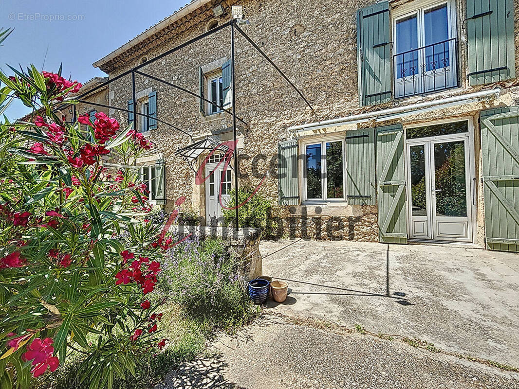 Maison à ROBION