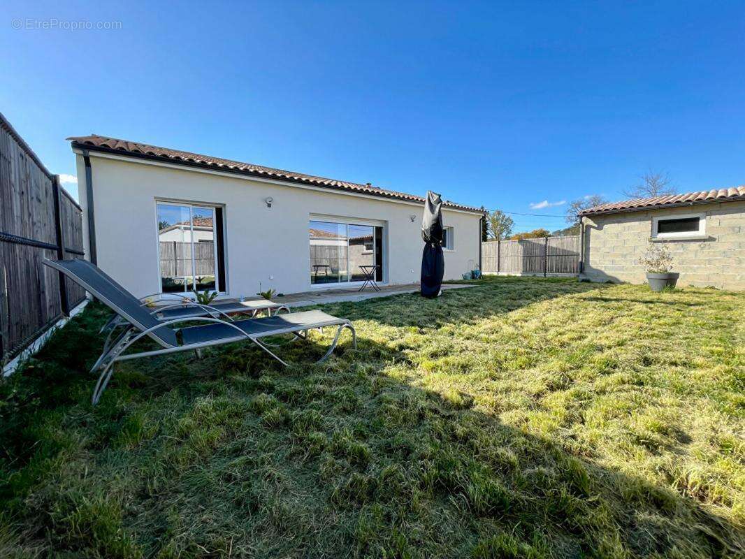 Maison à BLANQUEFORT