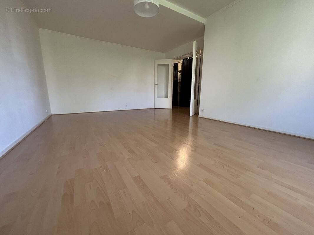 Appartement à MONTIGNY-LE-BRETONNEUX