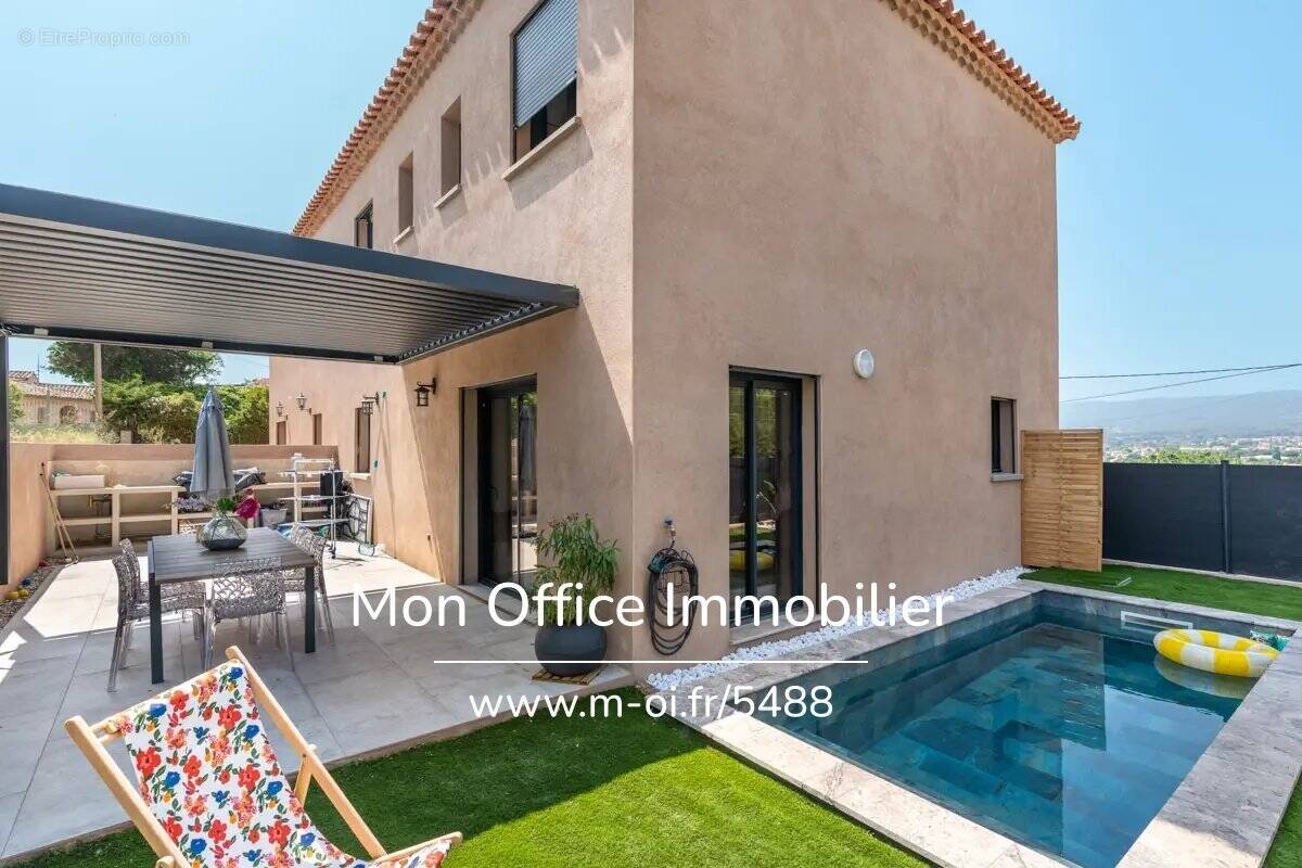 Maison à SAINT-CYR-SUR-MER