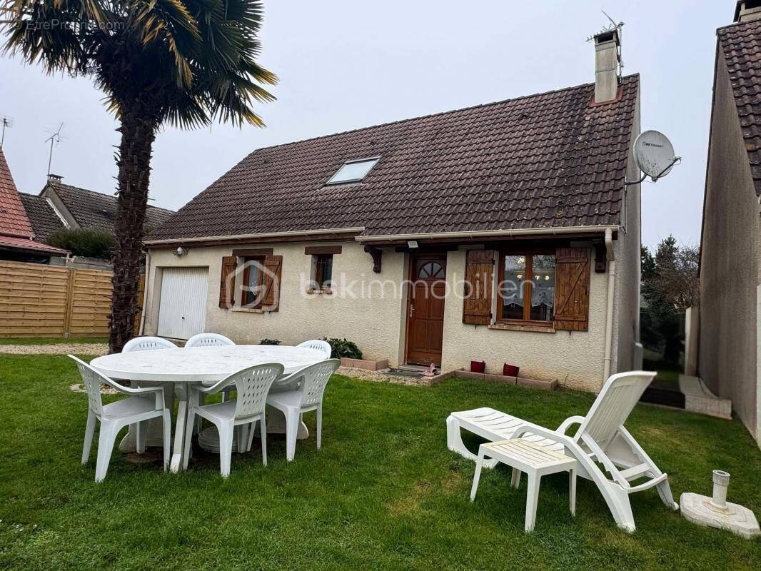 Maison à VERNEUIL-L&#039;ETANG