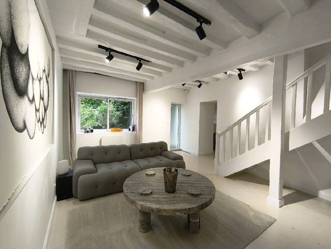 Maison à NESLES-LA-VALLEE