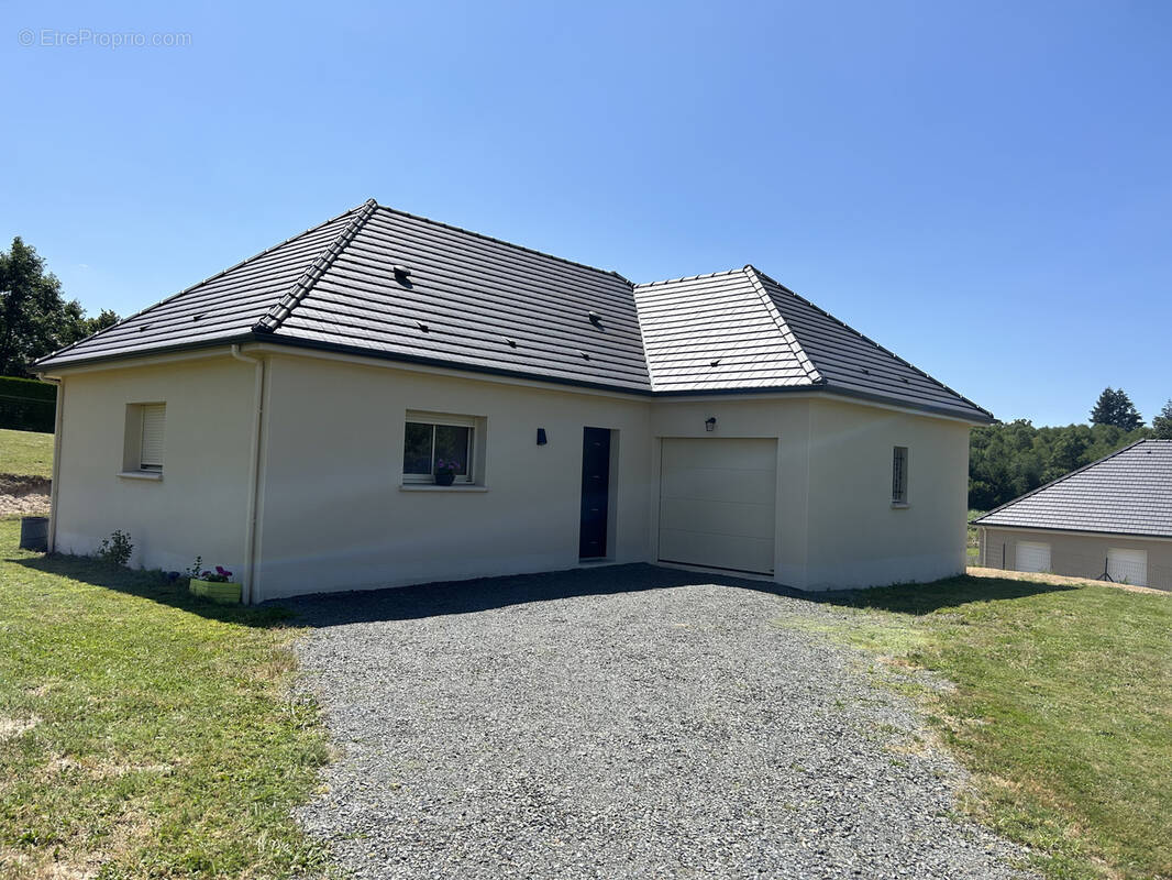 Maison à EYREIN