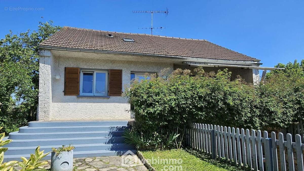 Venez découvrir cette belle maison de 114 m² sur un terrain de 483 m². - Maison à MOIGNY-SUR-ECOLE