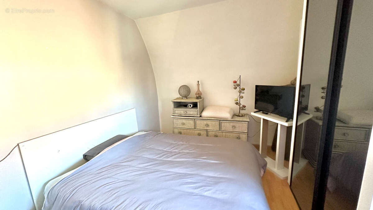 Appartement à ENTRAIGUES-SUR-LA-SORGUE