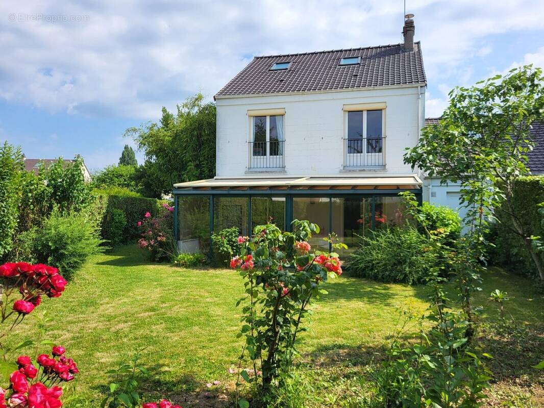 Maison à ELANCOURT