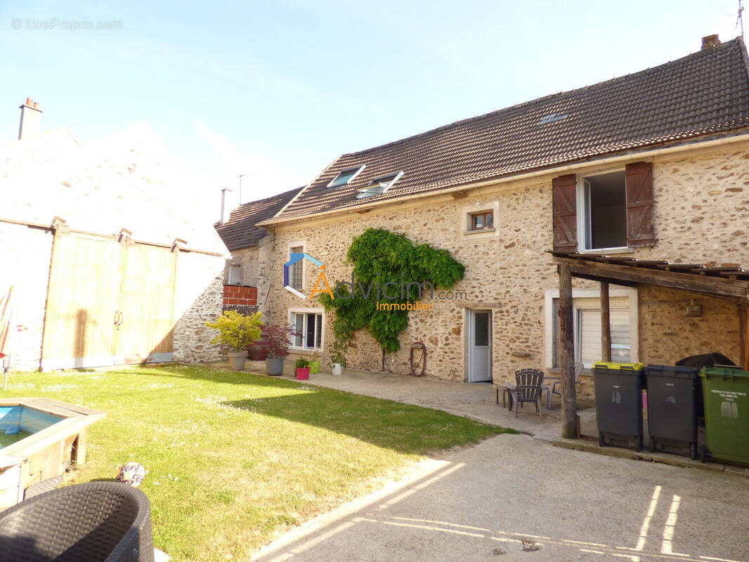 Maison à CRECY-LA-CHAPELLE