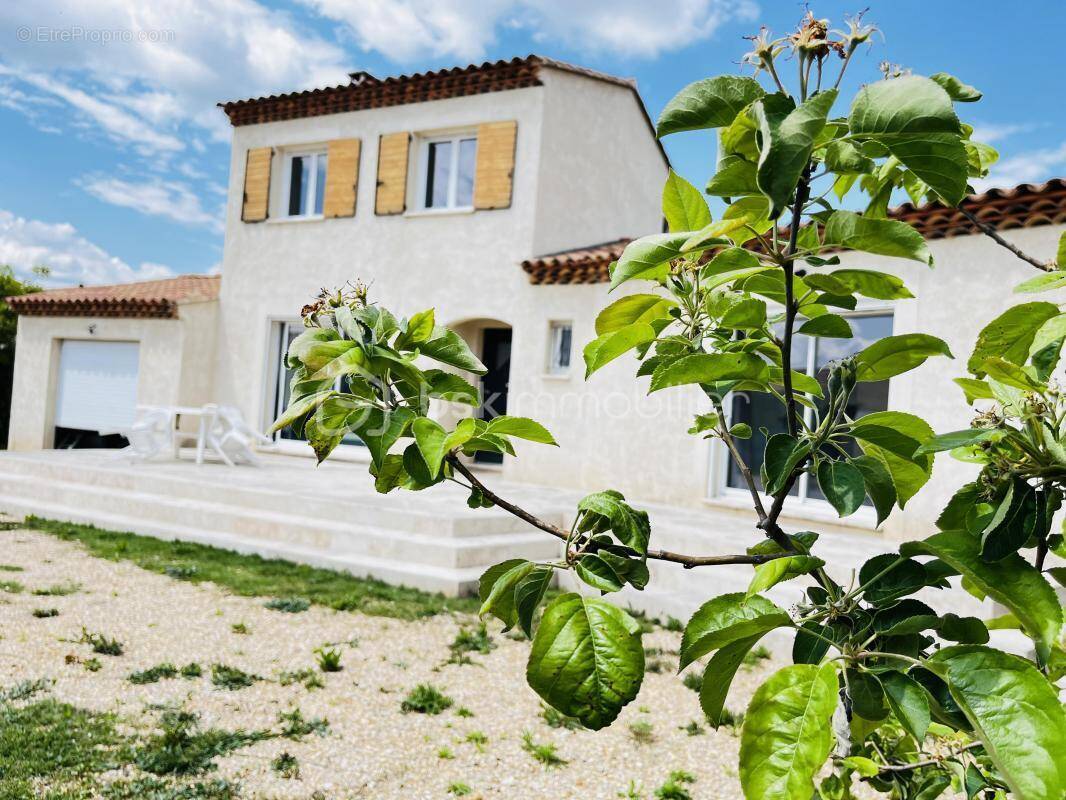 Maison à VINON-SUR-VERDON