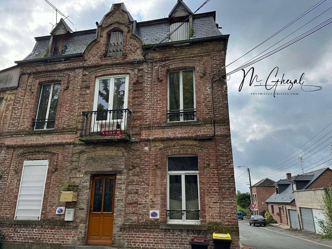 Appartement à AVESNELLES