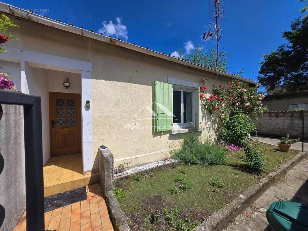 Maison à LES SALLES-DU-GARDON