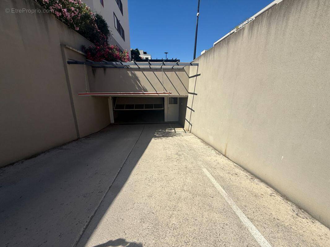 Parking à HYERES