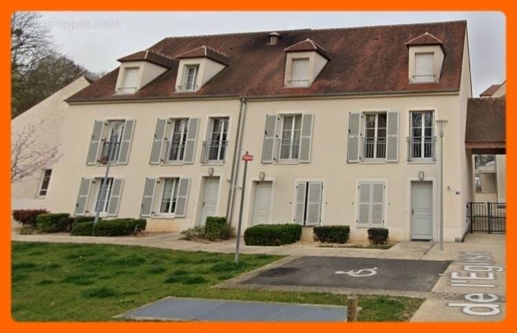 Appartement à LA CHAPELLE-EN-SERVAL