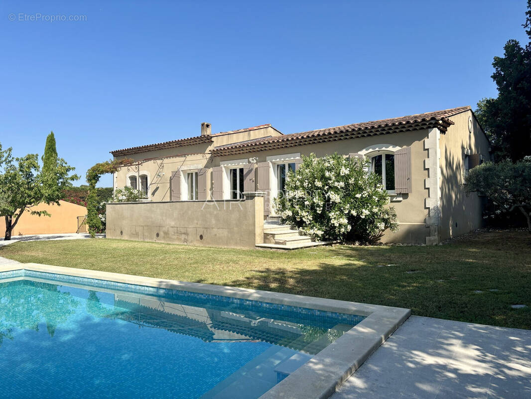 Maison à CADENET