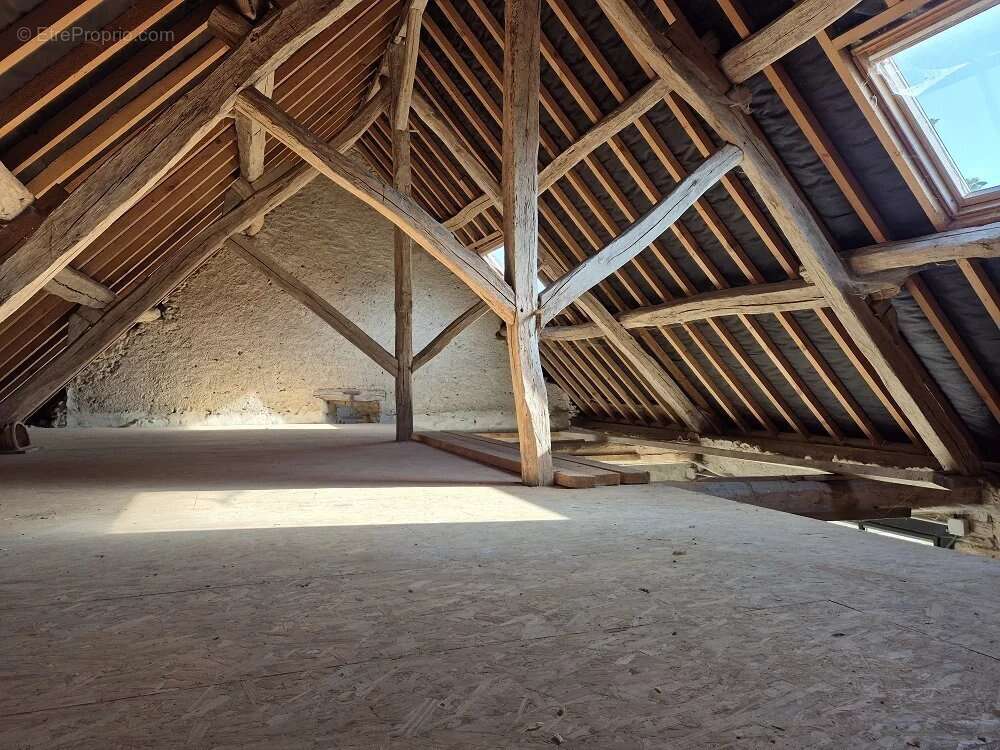 Maison à BELLEGARDE