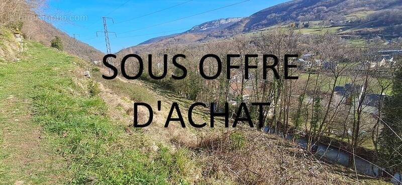 Terrain à SARRANCOLIN