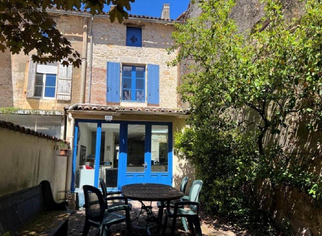 Maison à RUFFEC