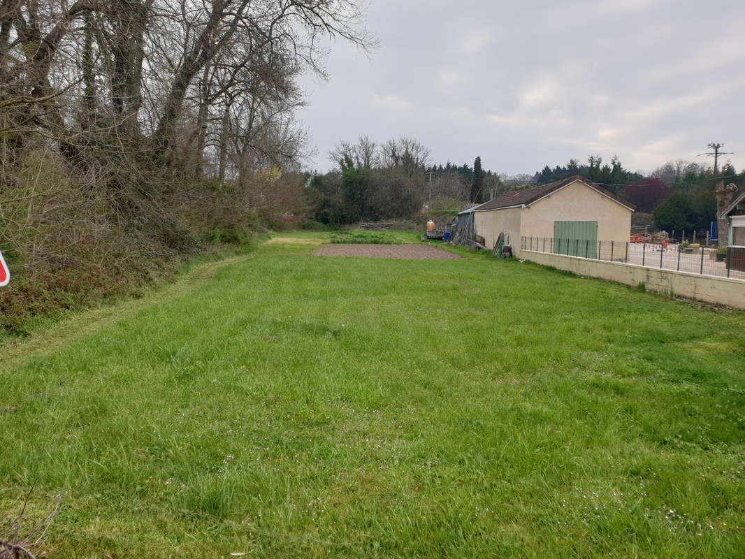 Terrain à TOCANE-SAINT-APRE