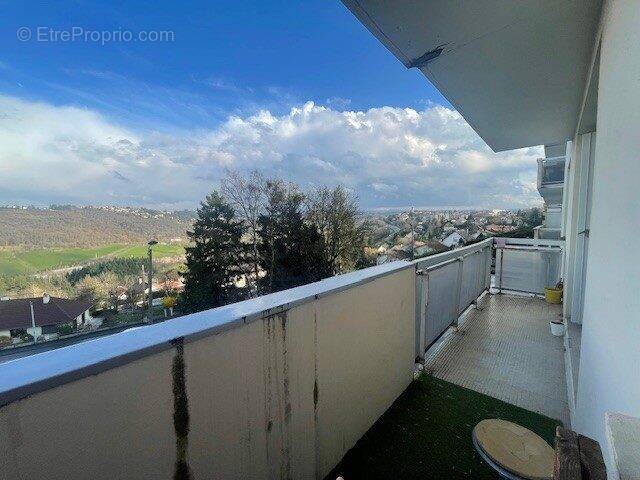 Appartement à SAINT-GENEST-LERPT