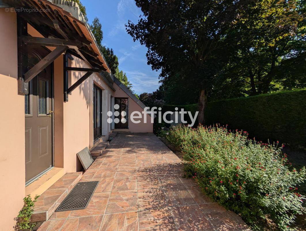 Appartement à ENGHIEN-LES-BAINS