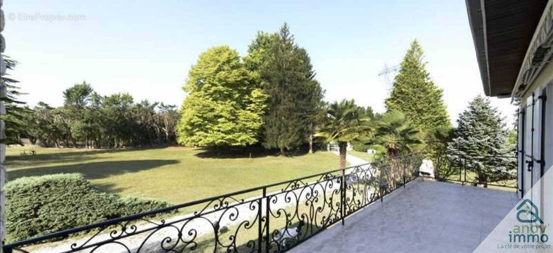 Maison à LINARS