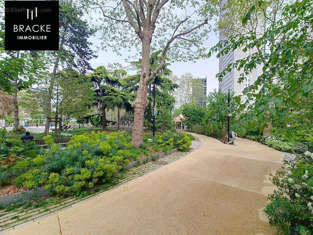 Appartement à COURBEVOIE
