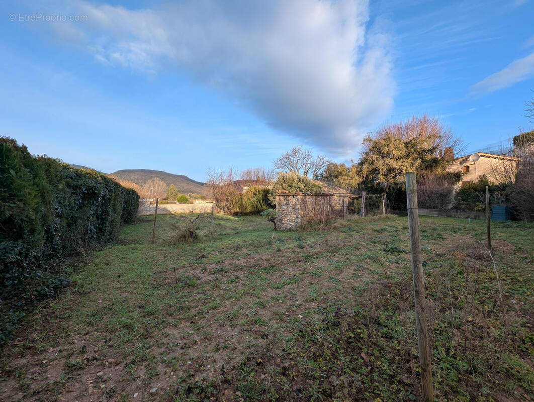 Terrain à CHARMES-SUR-RHONE