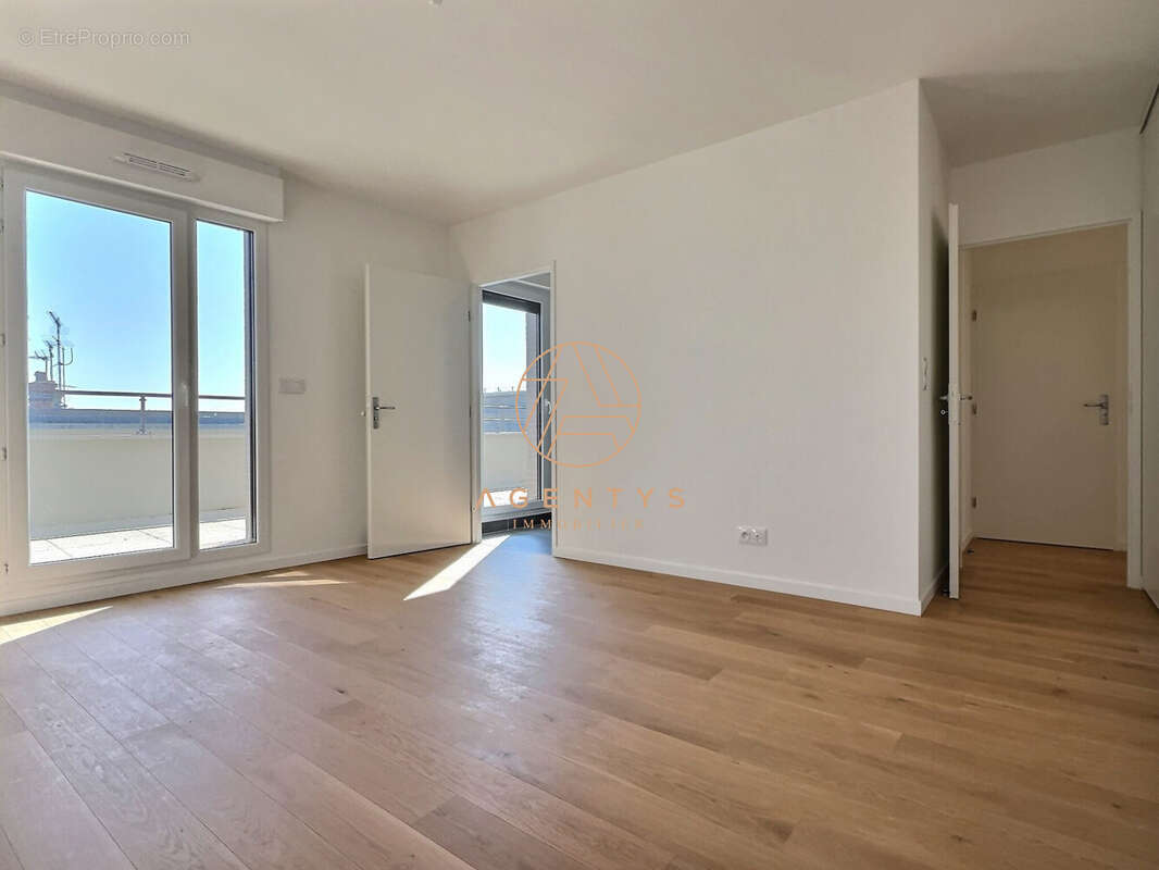 Appartement à SAINT-MAUR-DES-FOSSES