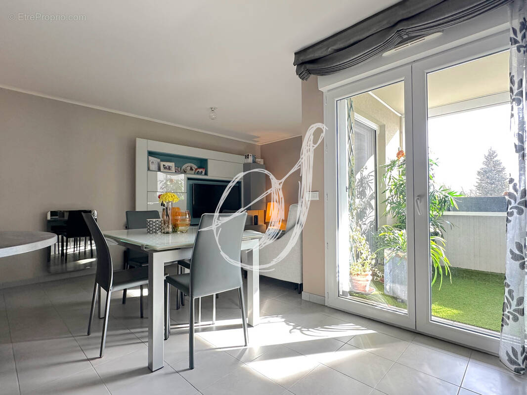 Appartement à LATTES