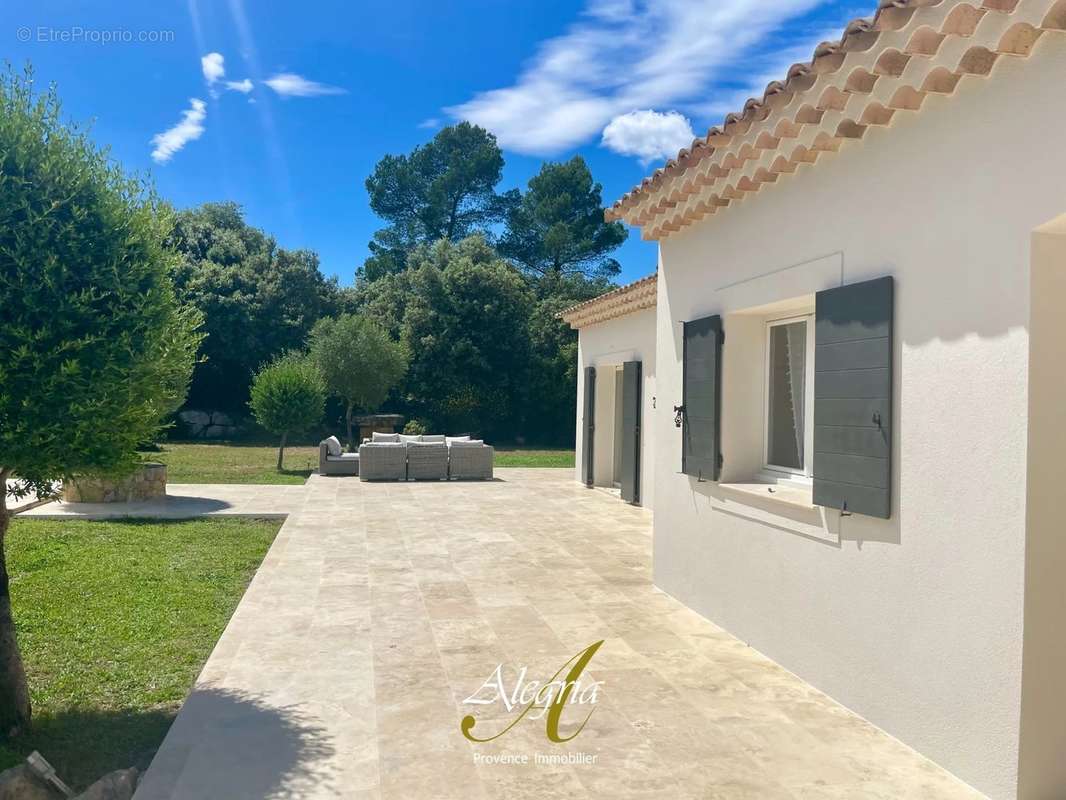 Maison à LORGUES
