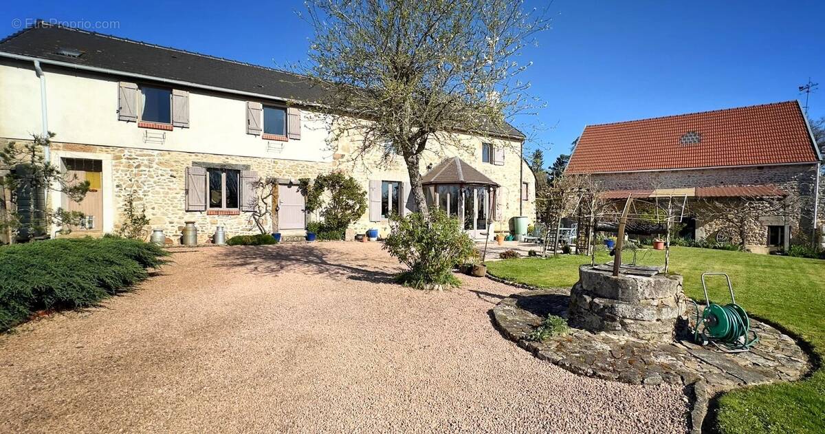 Maison à BOUSSAC