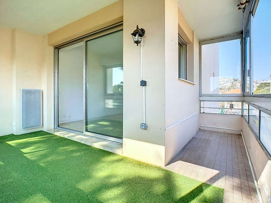 Appartement à VALLAURIS