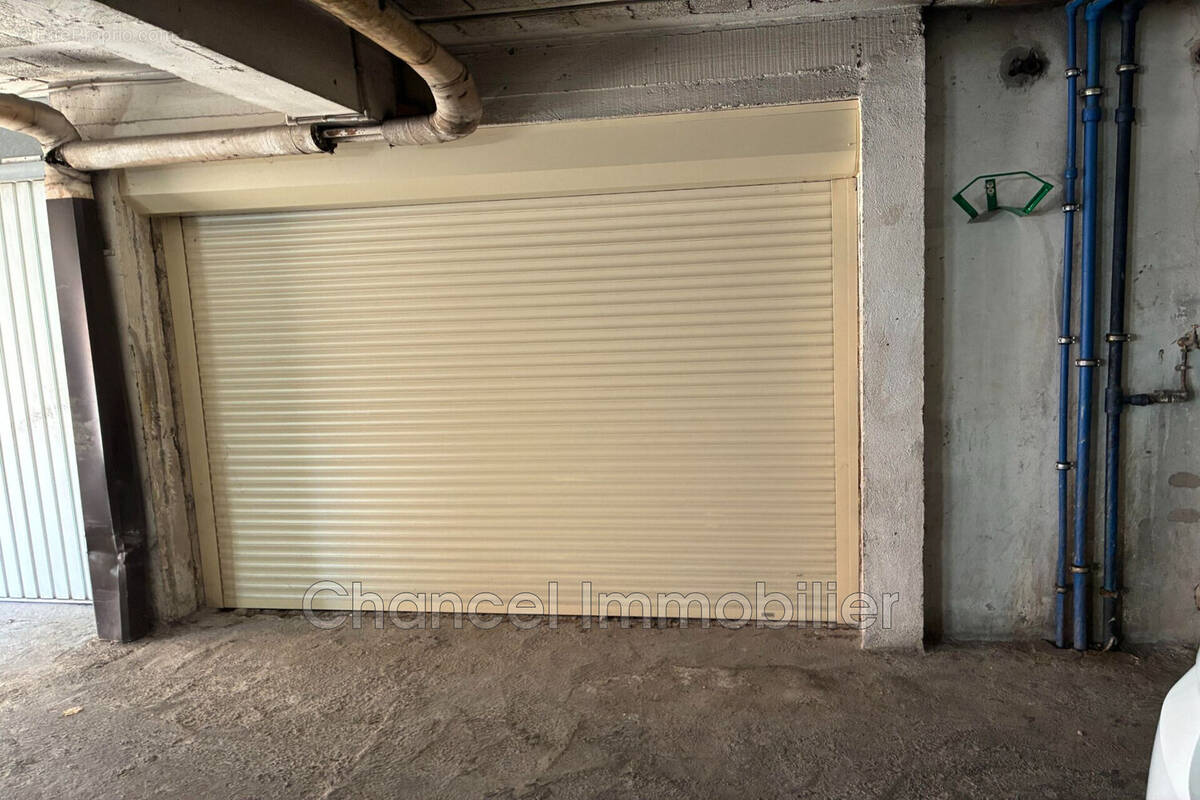 Parking à ANTIBES
