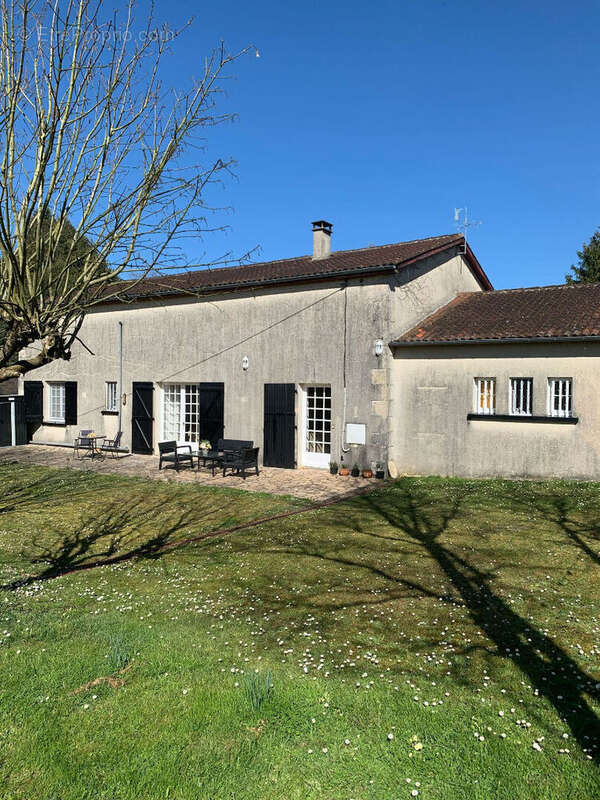 Maison à CHARROUX