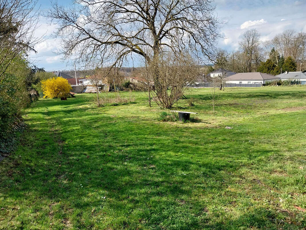 Terrain à CUSSEY-SUR-L&#039;OGNON